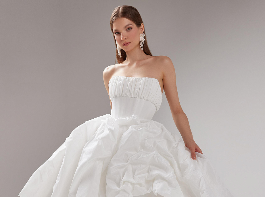 Пышное свадебное платье из тафты с корсетом-гафре фото