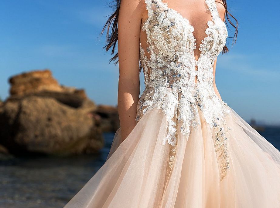 Свадебное платье в цвете капучино фото