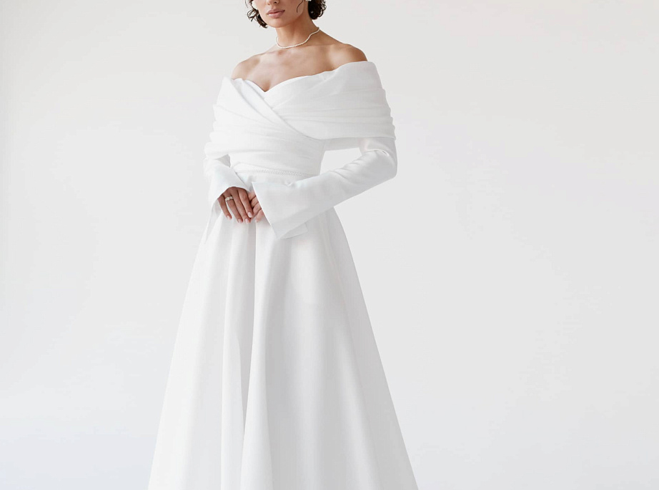 Классическое  свадебное палетье А- силуэта из микадо фото