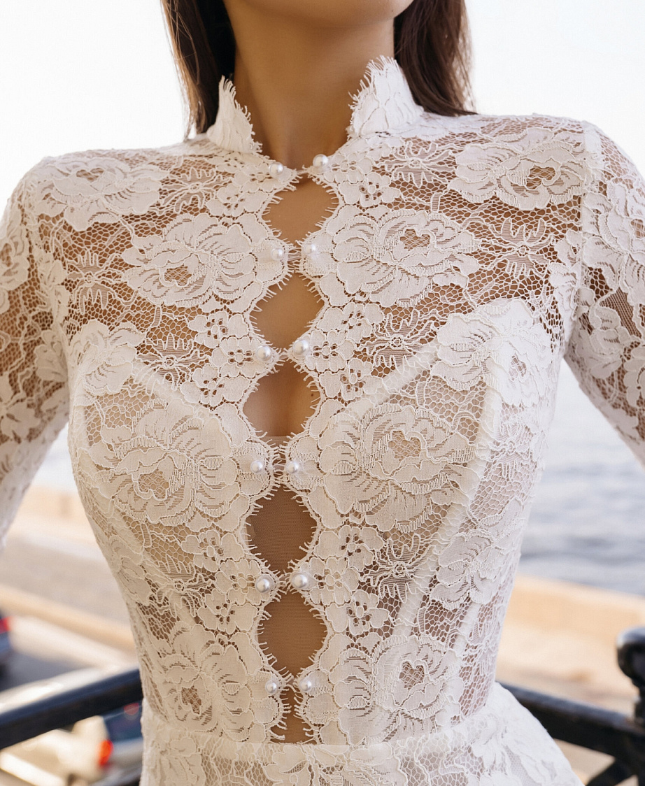 Кружевное свадебное платье рыбка с рукавами фото