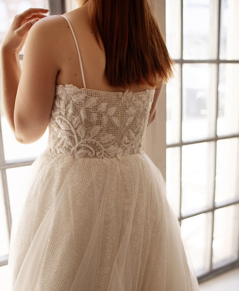 Блестящее свадебное платье для полных девушек фото