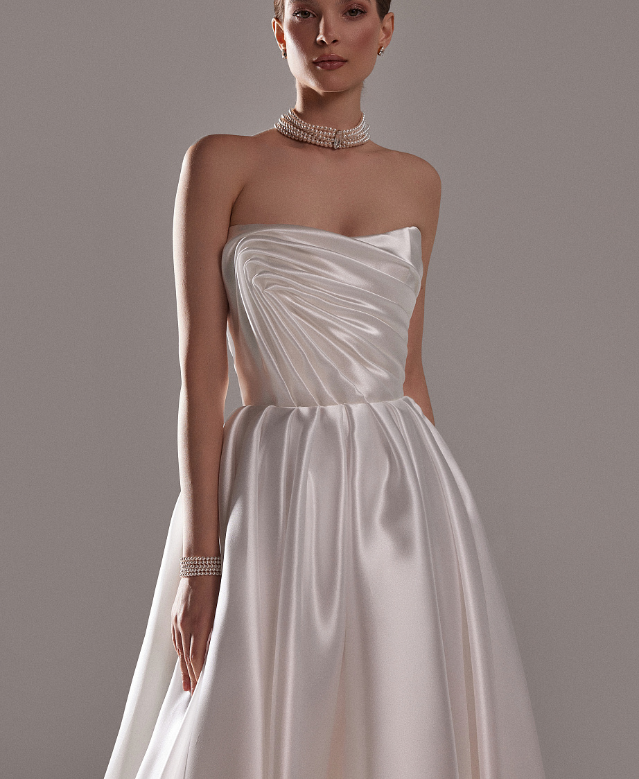 Свадебное платье из органзы с драпировкой на корсете фото