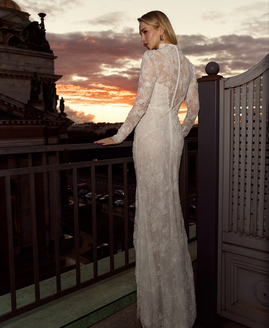 Кружевное свадебное платье русалка со шлейфом фото
