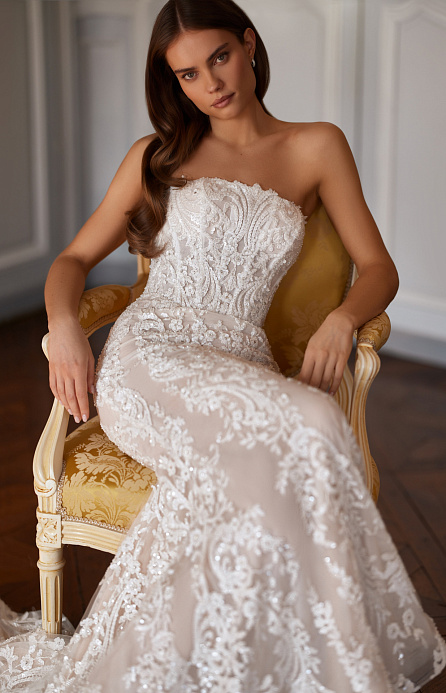 Кружевное свадебное платье рыбка с открытыми плечами фото