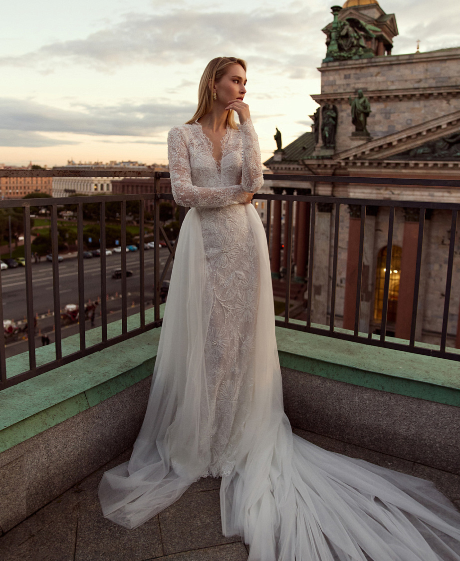 Кружевное свадебное платье русалка со шлейфом фото