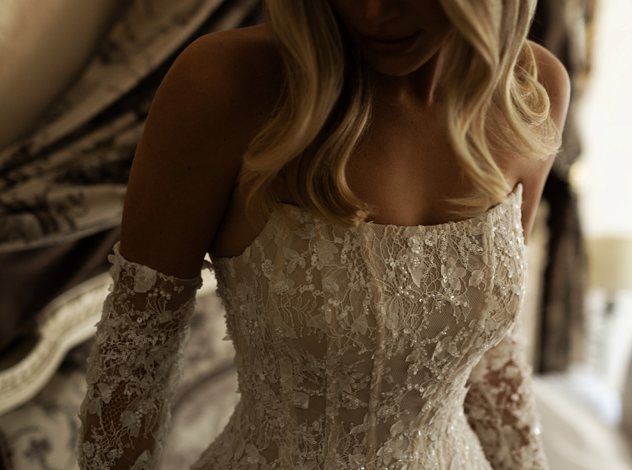 Корсетное свадебное платье мини фото