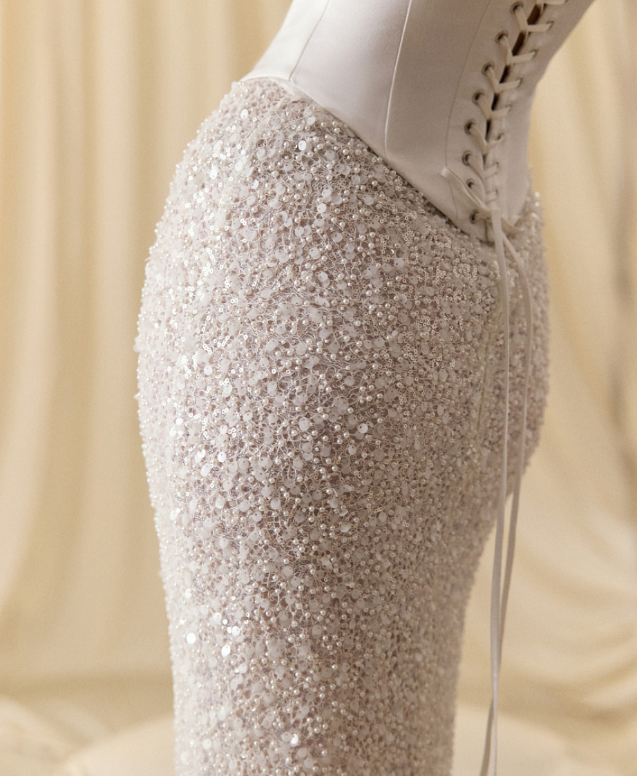 Свадебный комплект с атласным корсетом и юбкой из пайеток фото