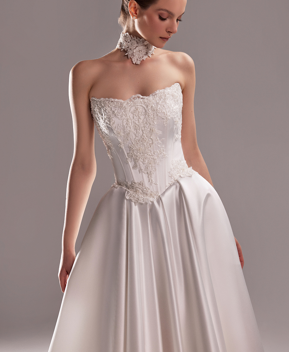 Атласное платье с кружевным корсетом фото