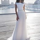Блестящее скромное свадебное платье фото