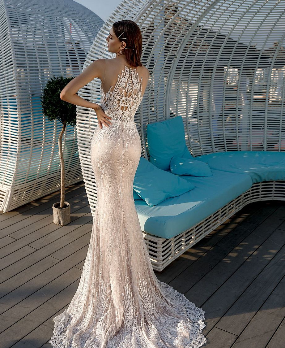Свадебное платье русалка с красивым кружевом фото