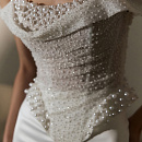 Комплект с блестящим расшитым корсетом и атласной юбкой фото