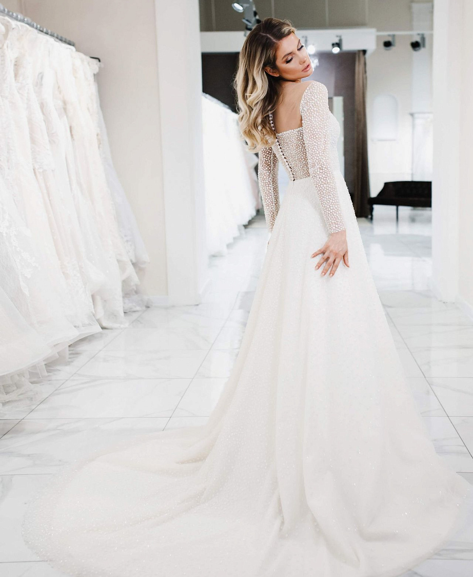 Свадебное платье с красивым мерцанием фото