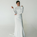 Минималистичное платье силуэта «Рыбка» фото