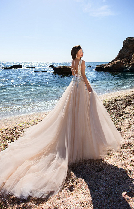 Свадебное платье в цвете капучино фото
