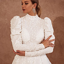 Белое закрытое свадебное платье фото