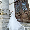 Свадебное платье с кружевными рукавами и V-вырезом фото