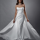 Атласное свадебное платье-русалка со съемным шлейфом и драпировкой на корсете фото