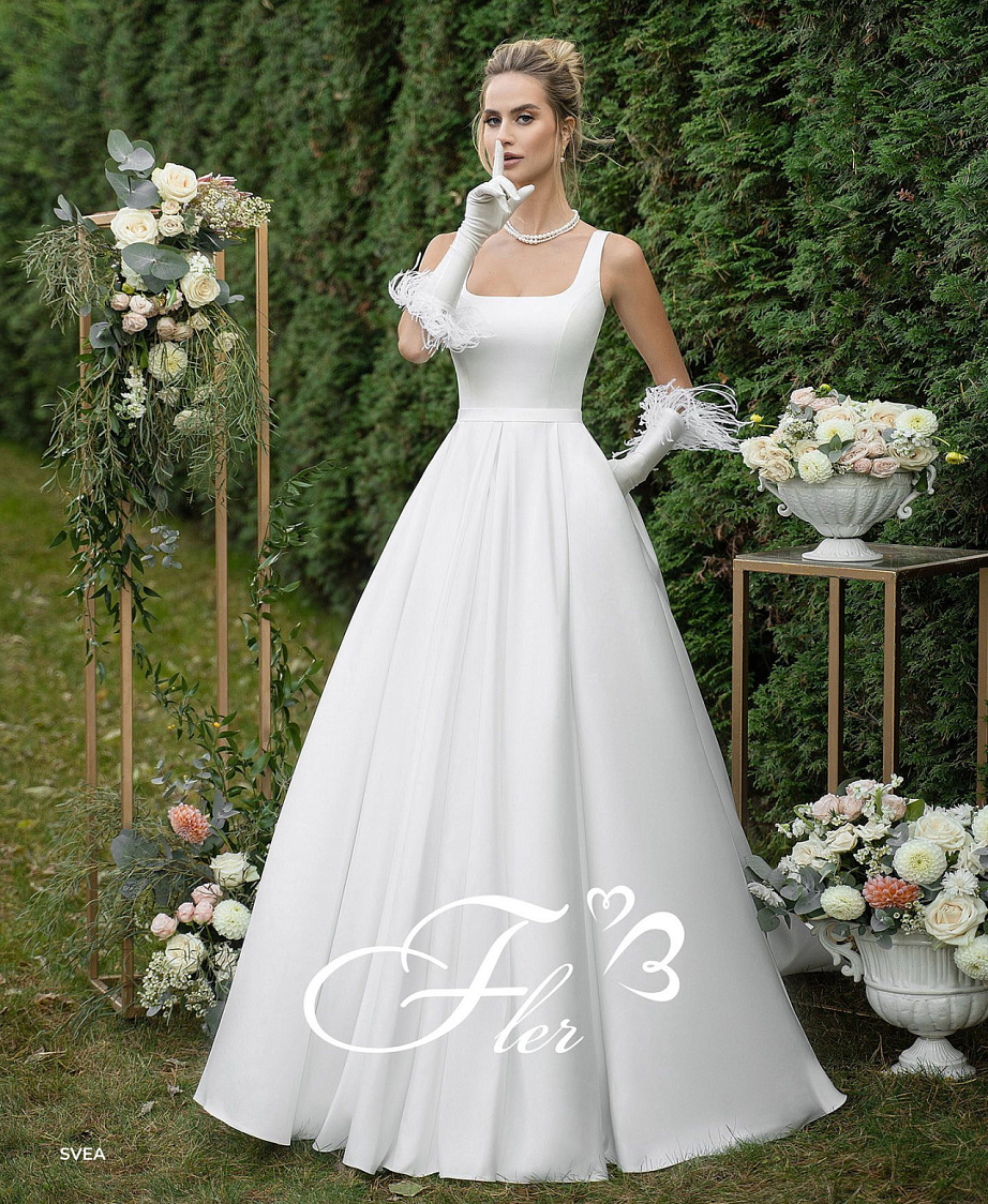 Лаконичное свадебное платье с квадратным вырезом плюс сайз фото