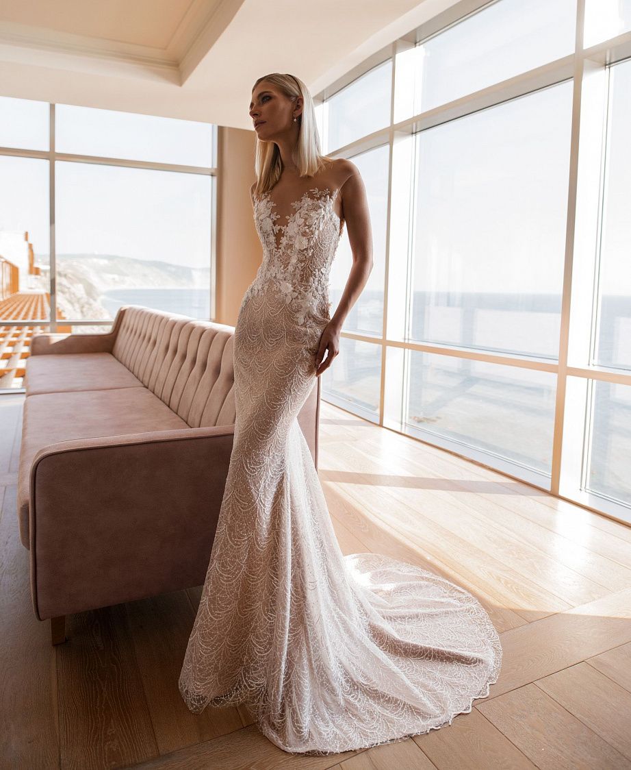 Свадебное платье русалка с красивым кружевом