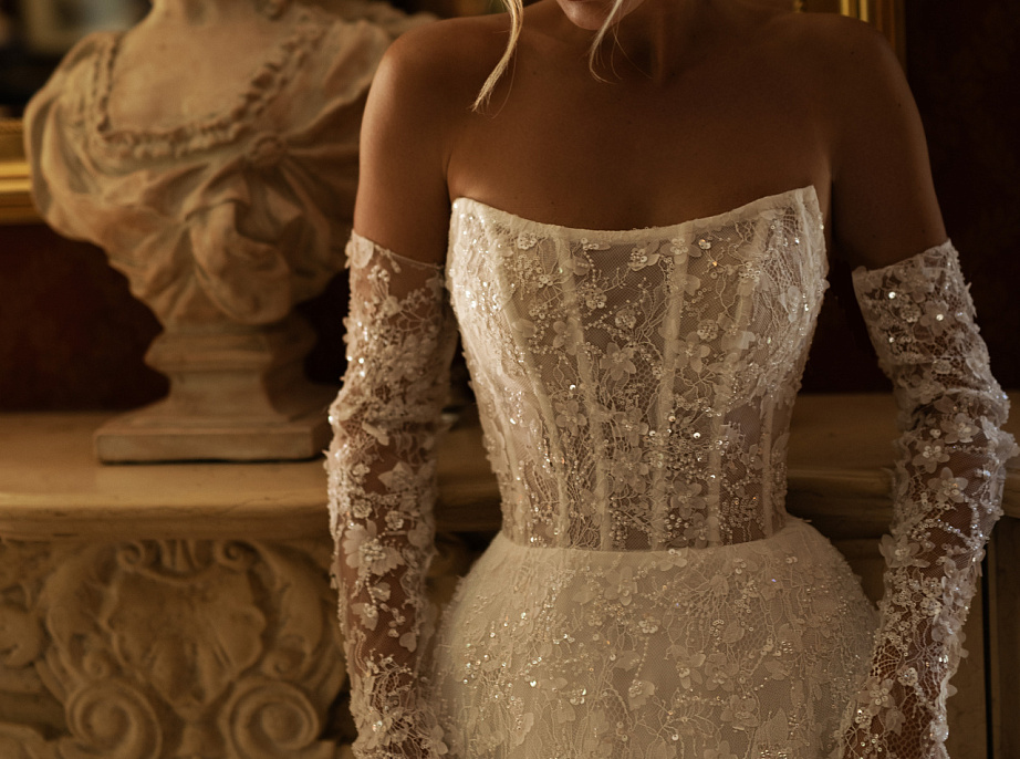 Роскошное кружевное свадебное платье на корсете фото