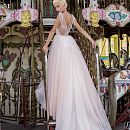 Розовое свадебное платье в стиле бохо фото