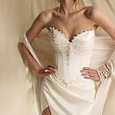 Комплект из атласа с жемчужным декором фото