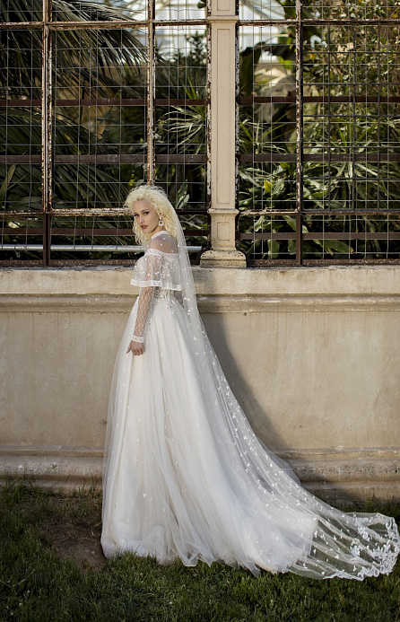 Полностью кружевная свадебная фата фото