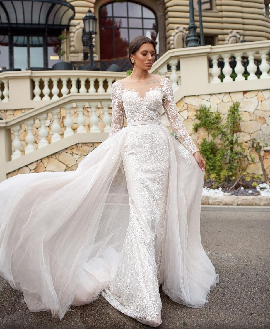 Свадебное платье русалка с открытой спиной и шлейфом фото