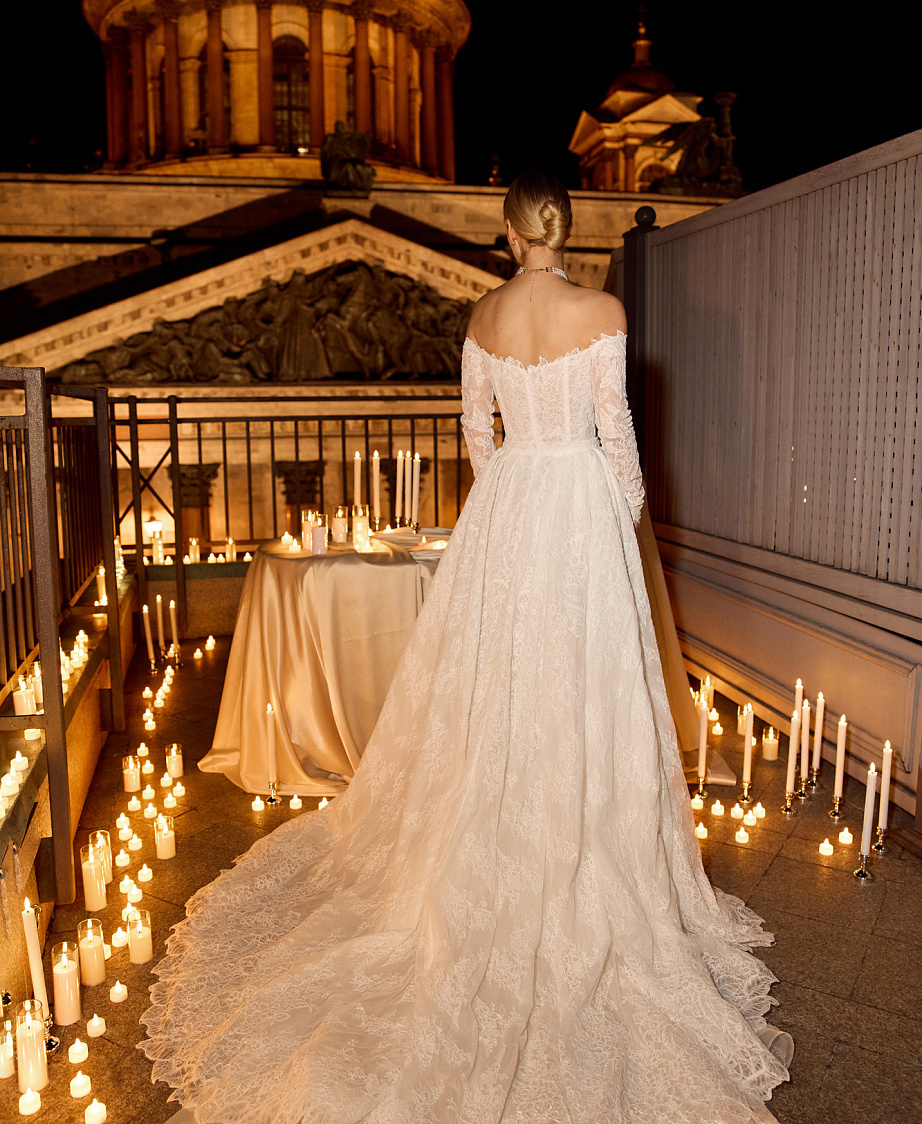 Кружевное платье-русалка со съемным шлейфон и длинными рукавами фото