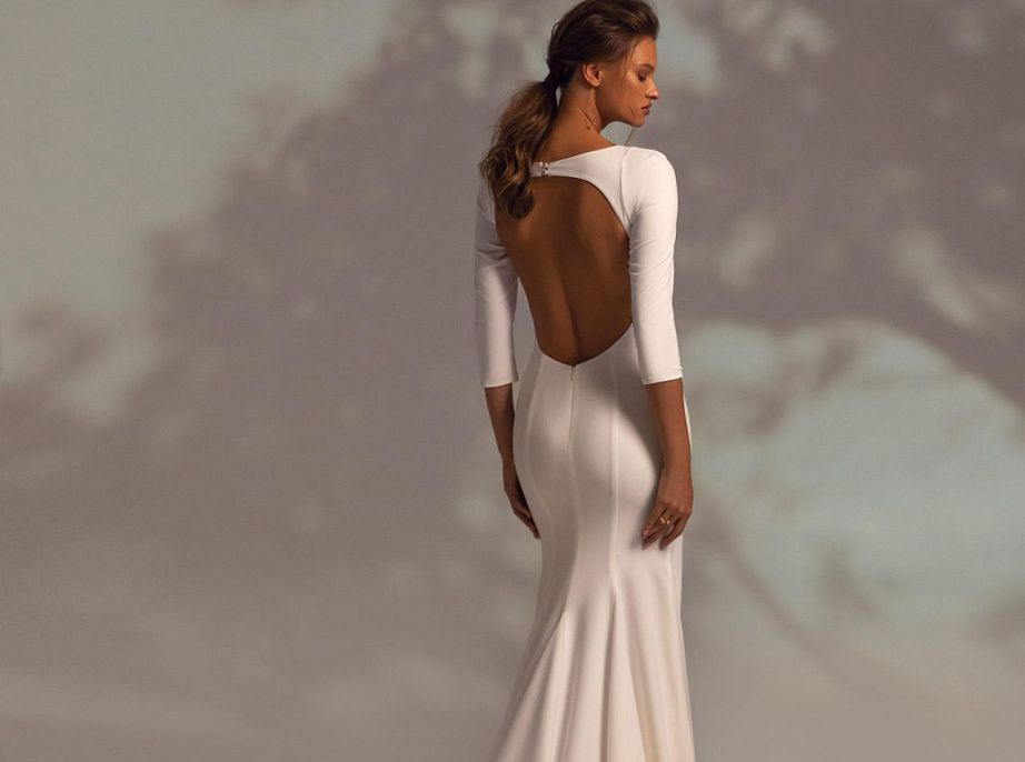 Элегантное минималистичное свадебное платье фото