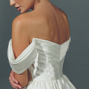 Пышное свадебное платье с разрезом фото