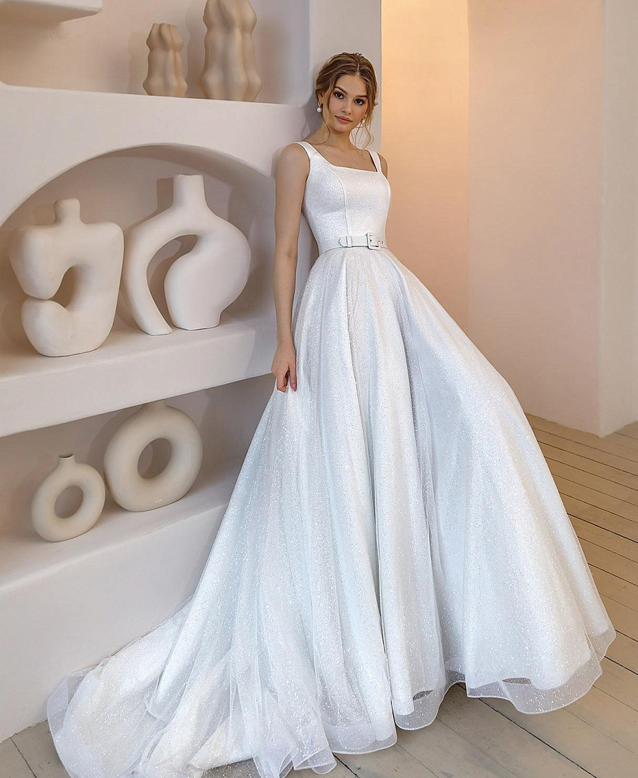 Пышное свадебное платье с квадратным вырезом фото