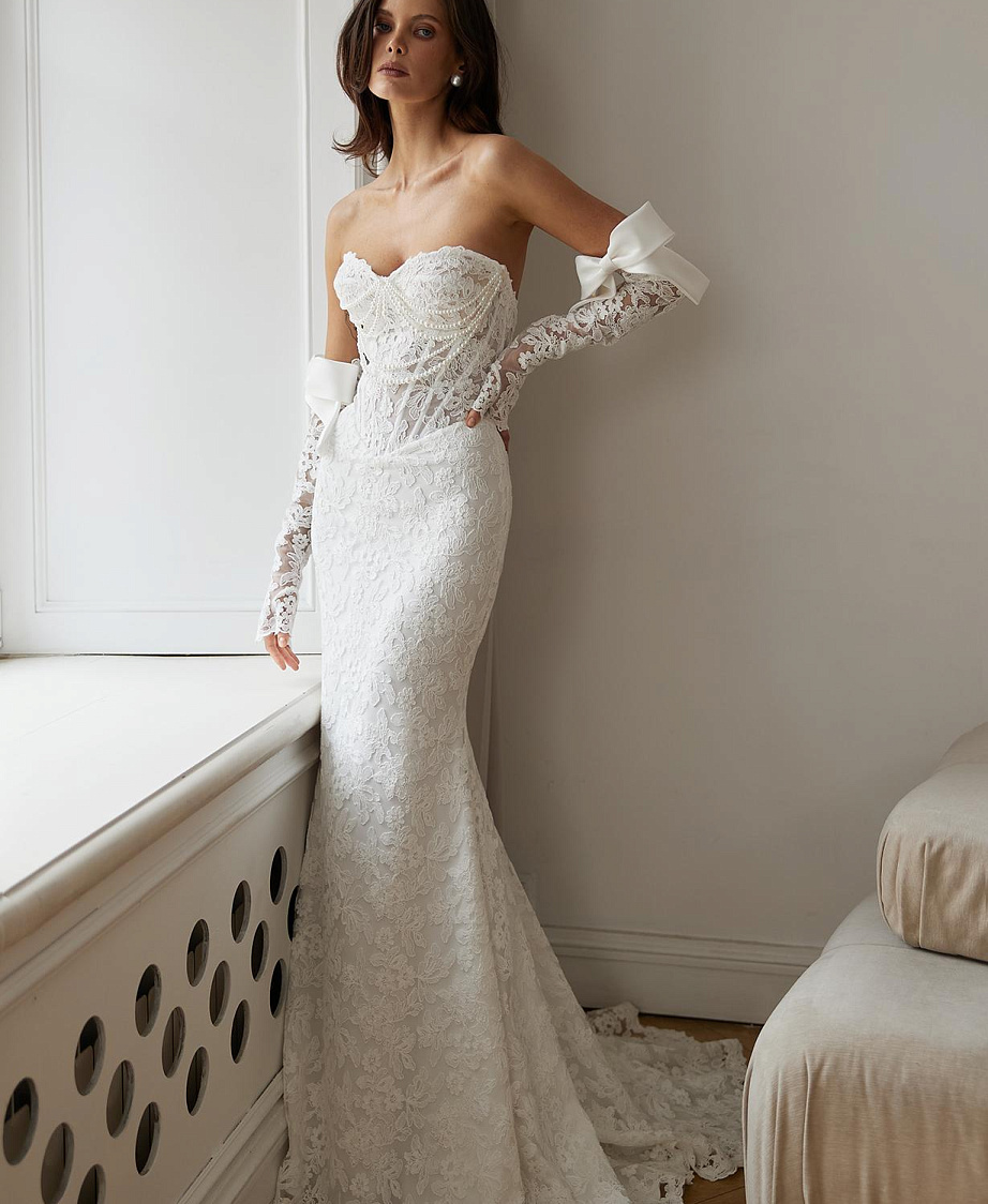 Кружевная русалка с митенками фото