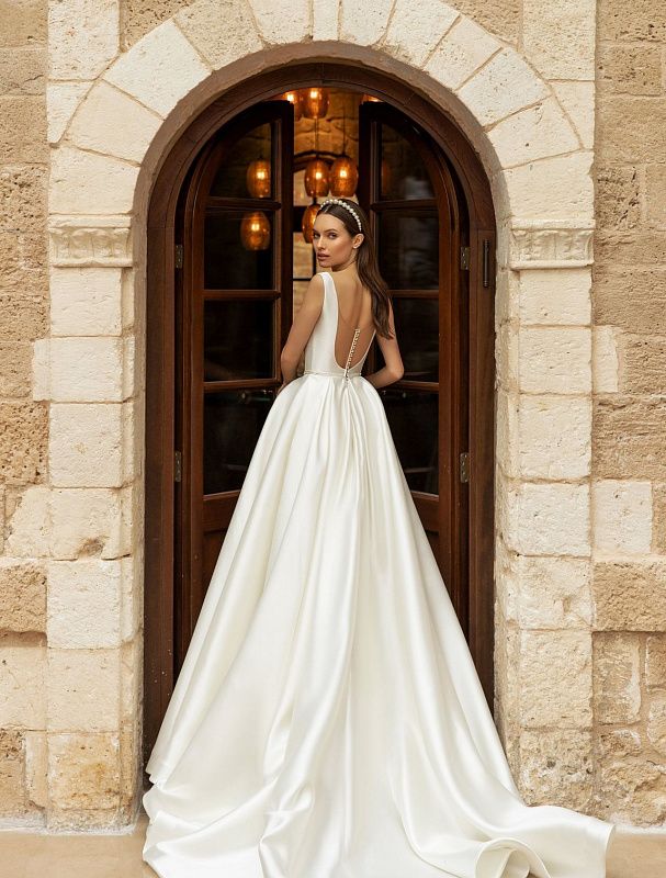 Закрытое свадебное платье: дань моде или традициям? - блог свадебного салона 