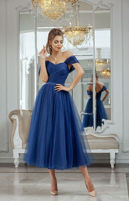 Синее вечернее платье миди фото