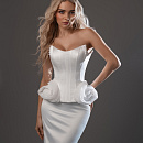 Атласный комплект c декором из дизайнерской ткани фото