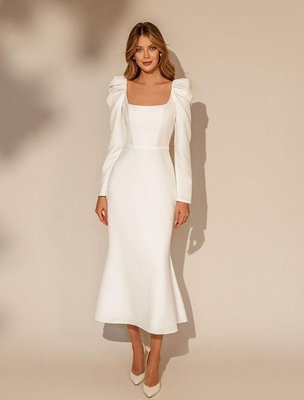 Белое платье с квадратным вырезом