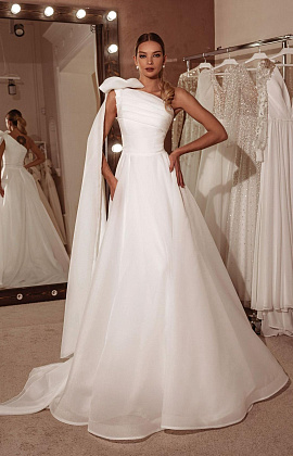 Нежное свадебное платье на одно плечо