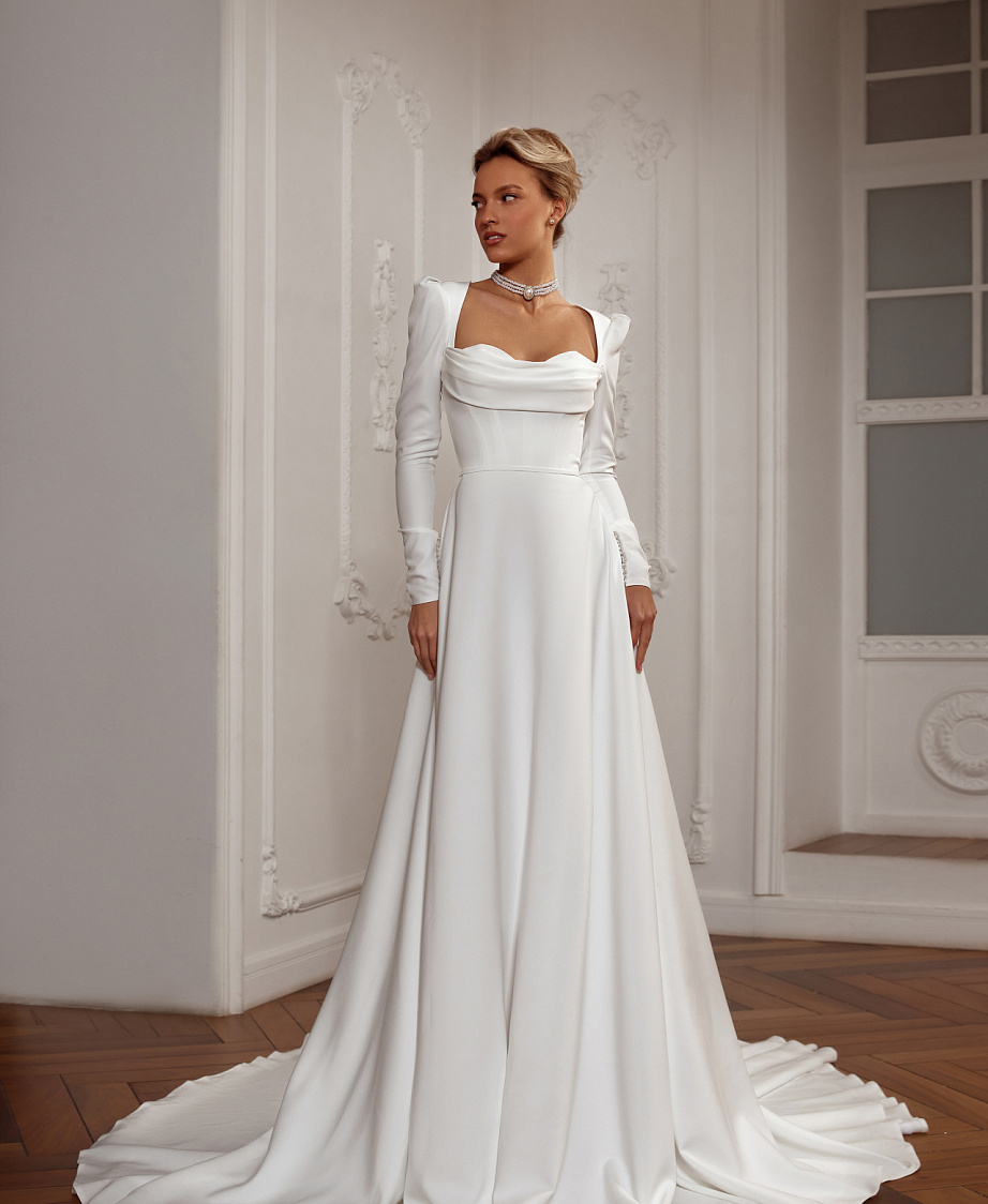 Элегантное свадебное платье с декольте в форме сердца фото