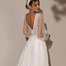 Сверкающее свадебное платье с рукавами и открытой спиной фото
