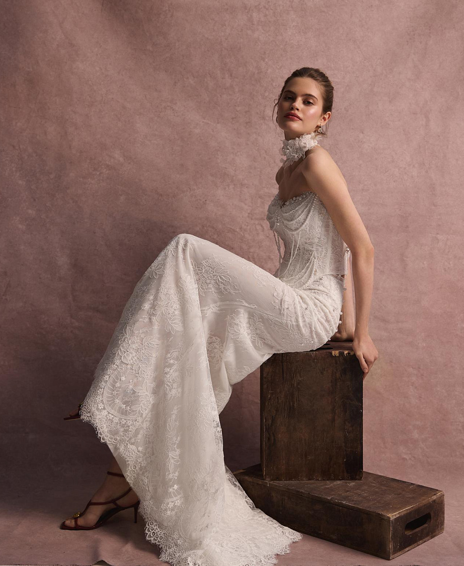 Кружевной комплект расшитый жемчугом фото