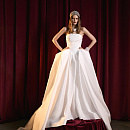 Эффектное свадебное платье из тафты с драпированным корсетом фото