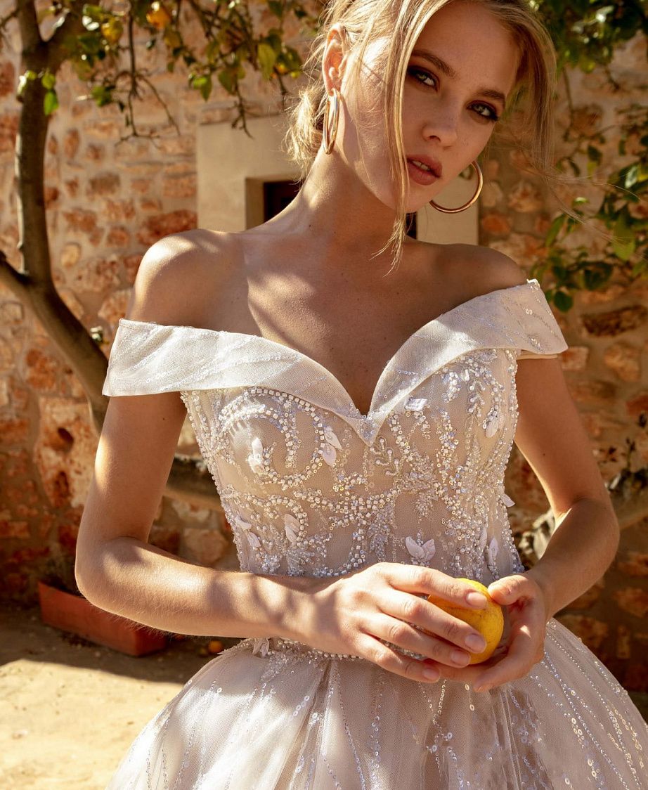 Сверкающее свадебное платье принцесса фото