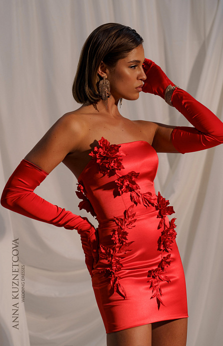 Красное вечернее мини-платье фото