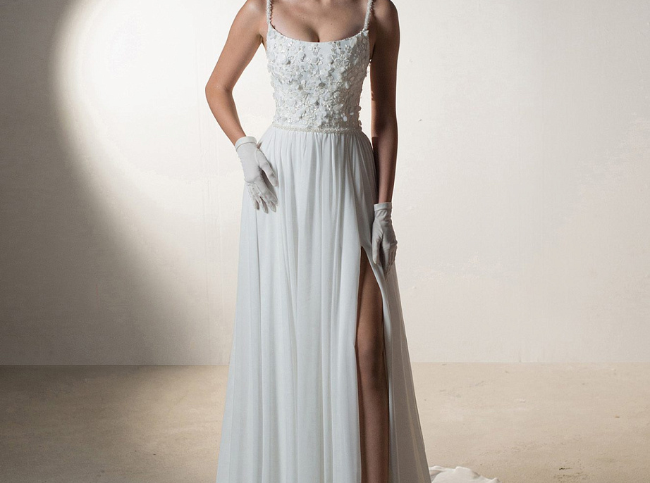 Свадебное платье с шифоновой юбкой и кружевным верхои фото