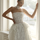 Роскошное кружевное свадебное платье с чокером фото