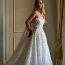 Пышное кружевное свадебное платье с жемчугом  фото