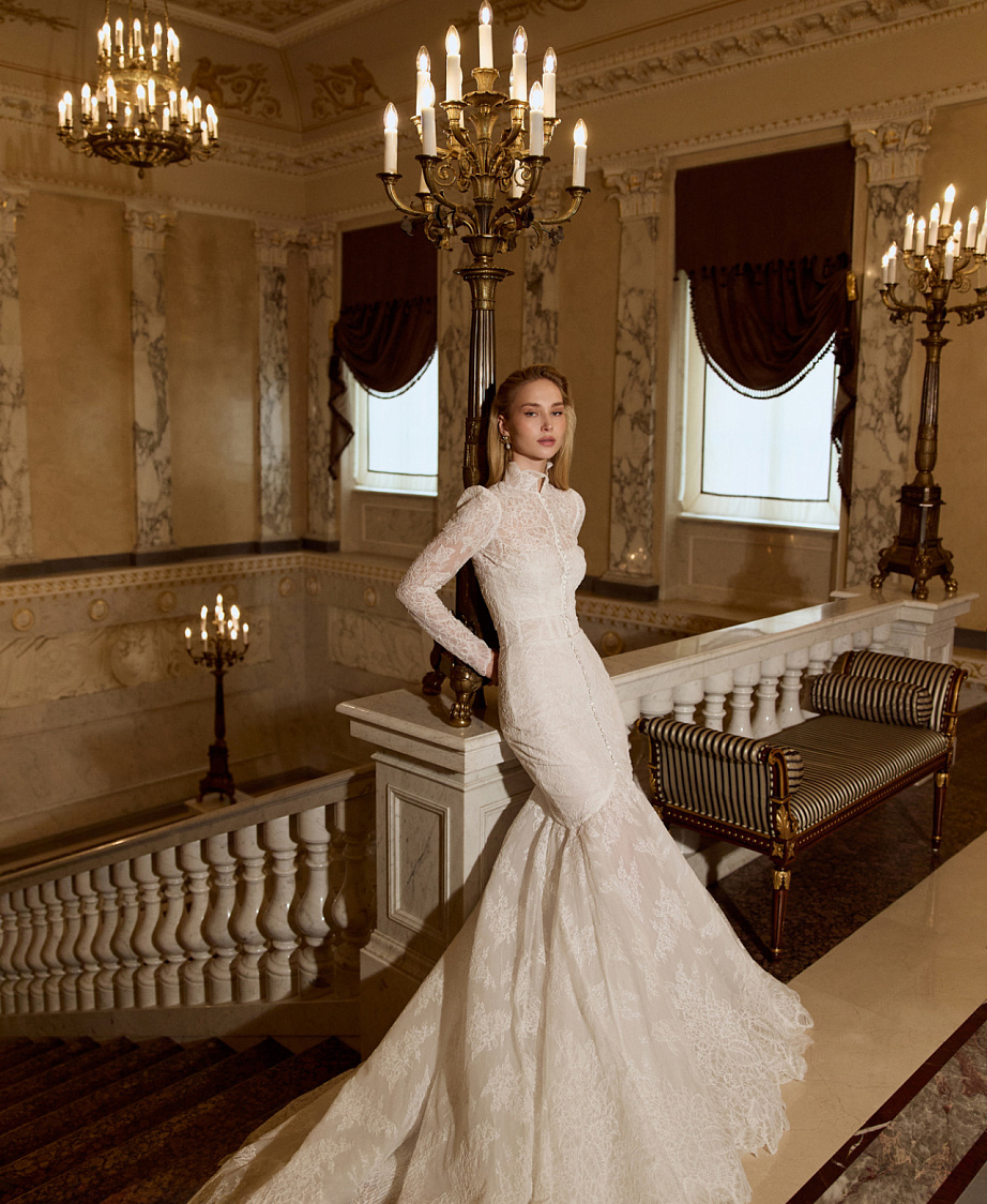 Закрытое кружевное свадебное платье русалка фото