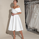 Атласное свадебное платье с карманами длины миди фото