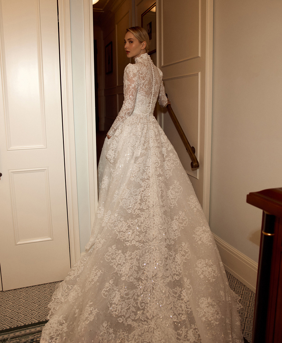 Пышное кружевное свадебное платье со съемным болеро фото